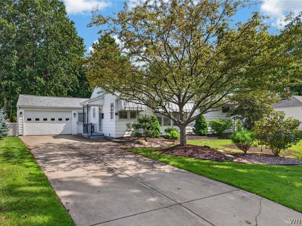 16 Pearce Drive , Buffalo, NY 14226