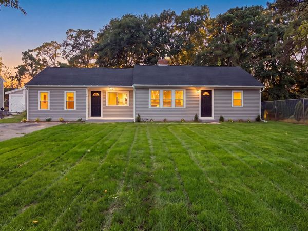43 Quaker Rd, Barnstable, MA 02601