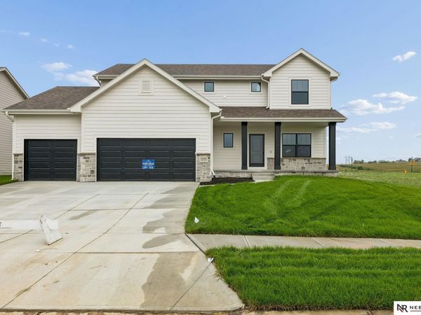 12406 S 89th Avenue, Papillion, NE 68046