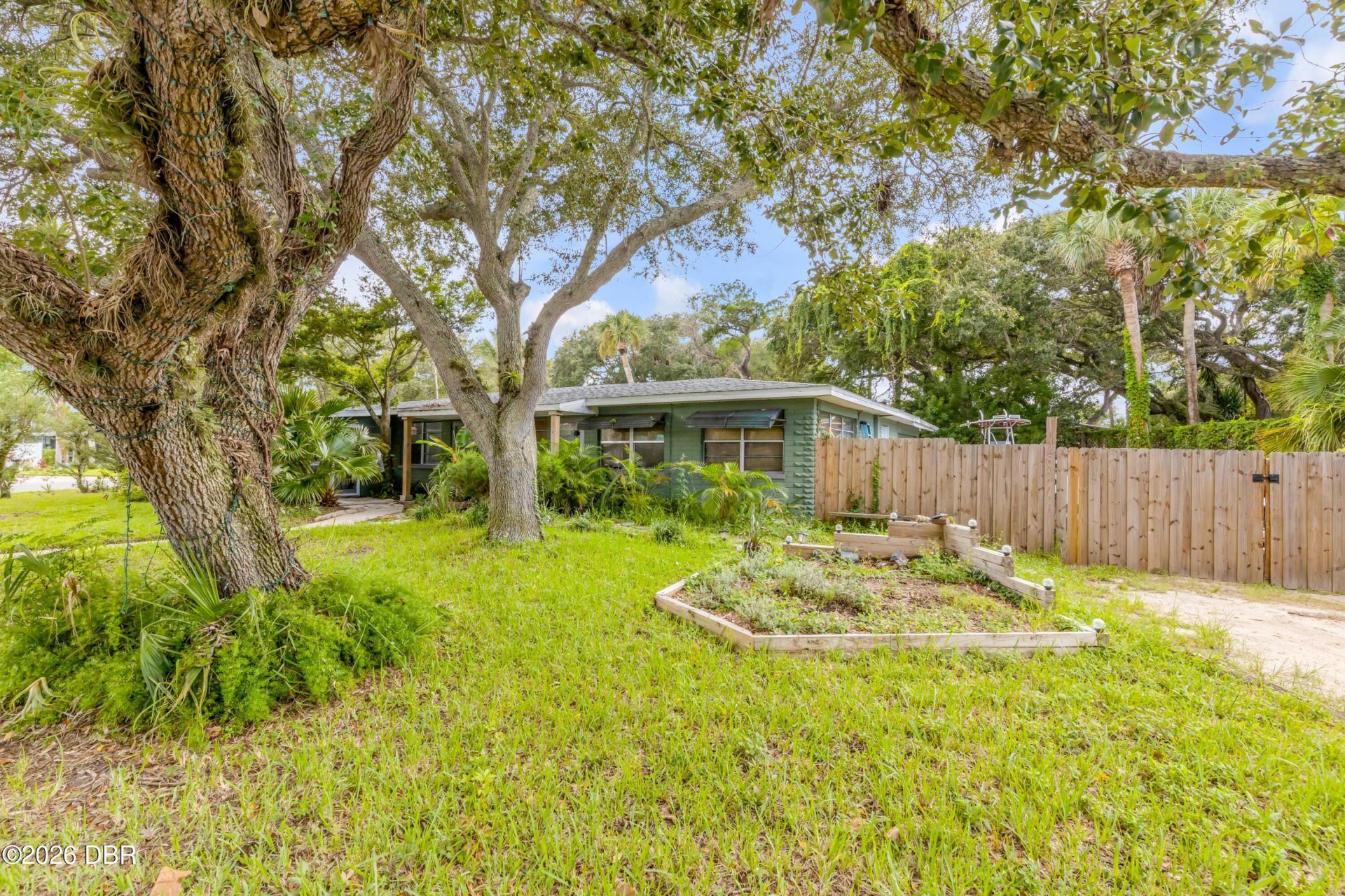 406 S Pine Street, New Smyrna Beach, FL 32169 Photo