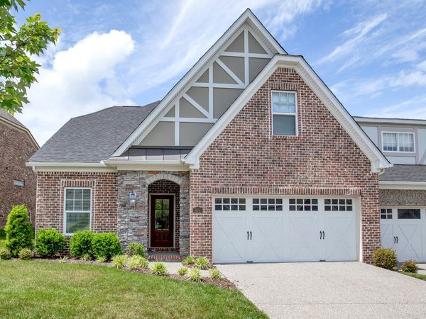 886 Cherry Grove Dr , Hendersonville, TN 37075