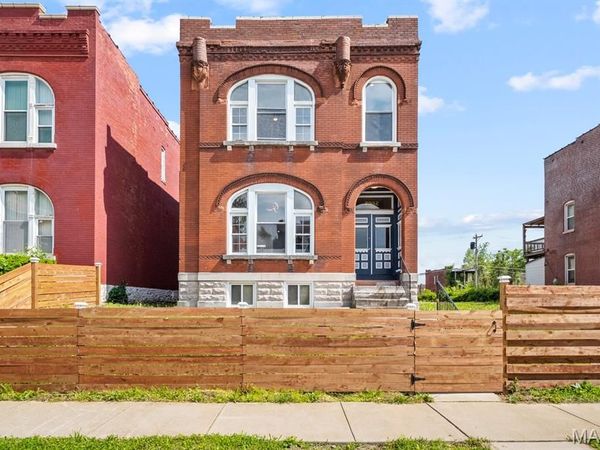 2032 E Adelaide Avenue , St Louis, MO 63107
