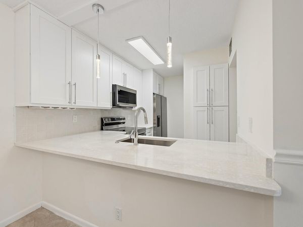 3404 GARDENS EAST Drive, Unit 21A, Palm Beach Gardens, FL 33410
