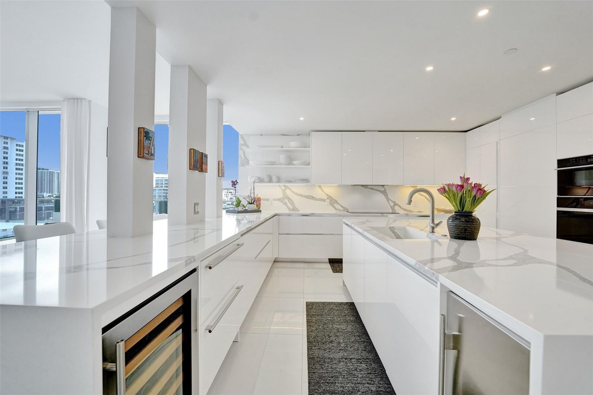 920 Intracoastal Drive, Unit 503, Fort Lauderdale, FL 33304 Photo