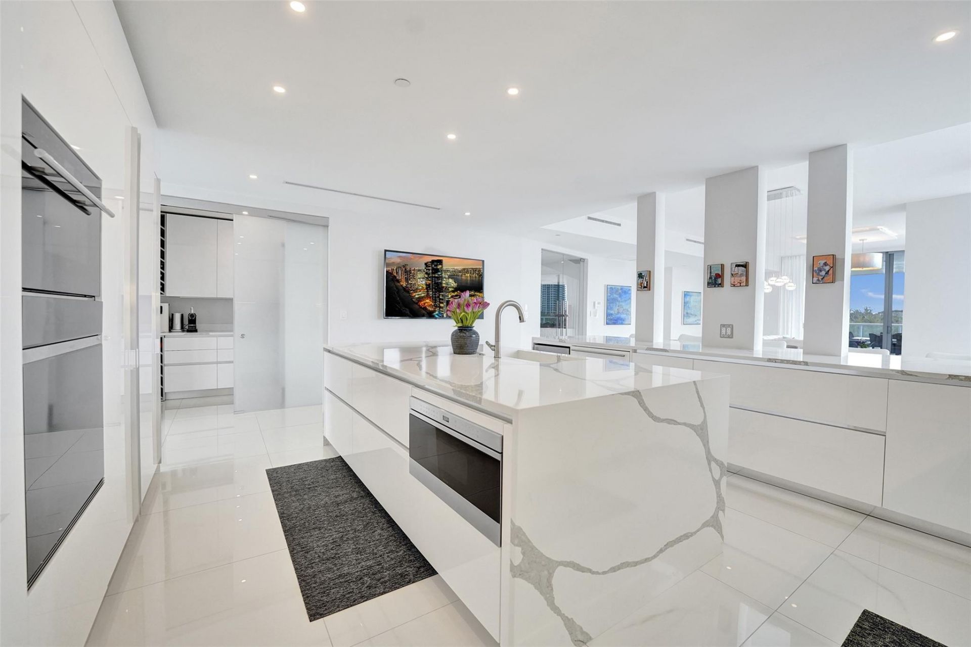 920 Intracoastal Drive, Unit 503, Fort Lauderdale, FL 33304 Photo