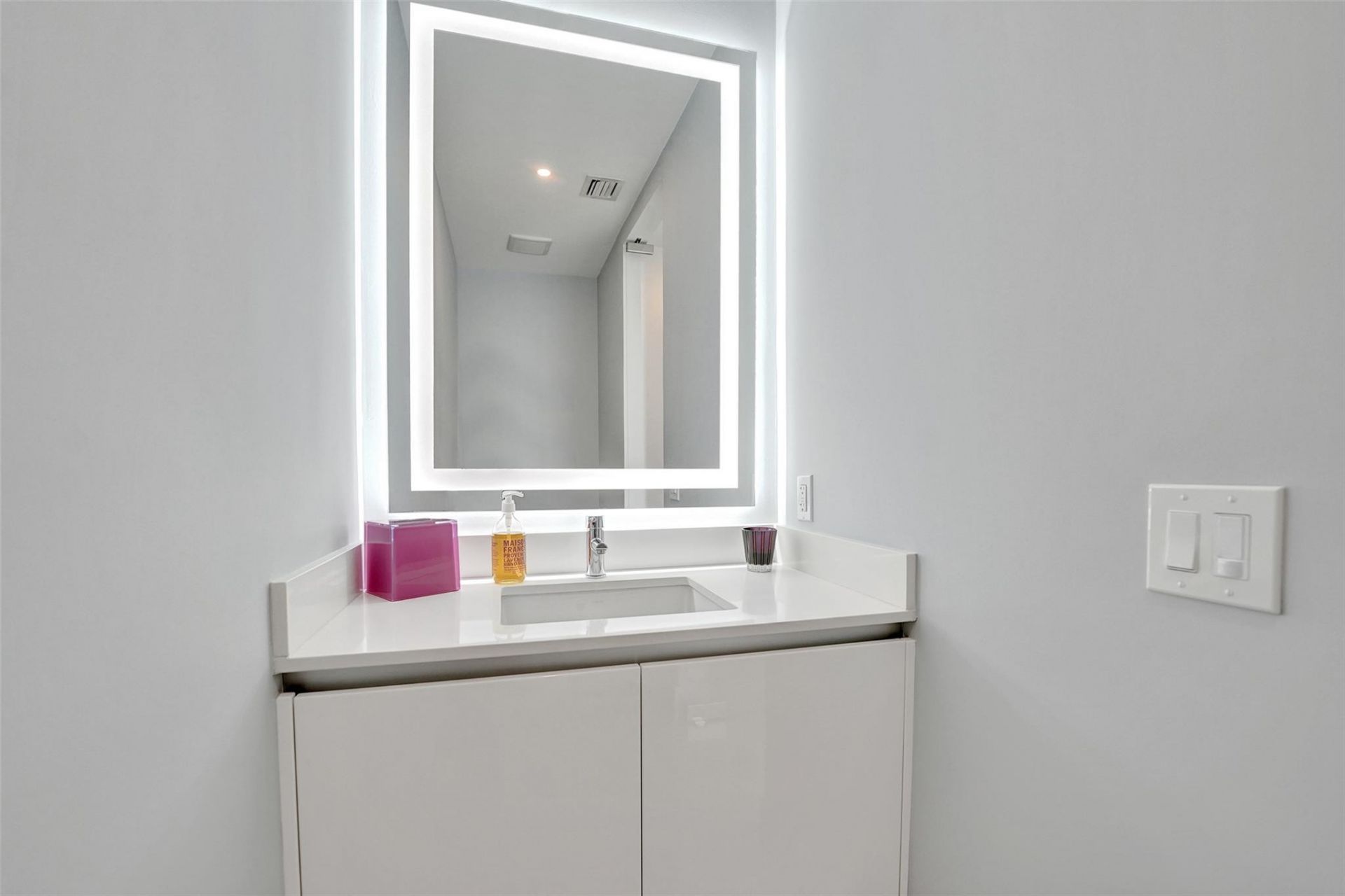 920 Intracoastal Drive, Unit 503, Fort Lauderdale, FL 33304 Photo