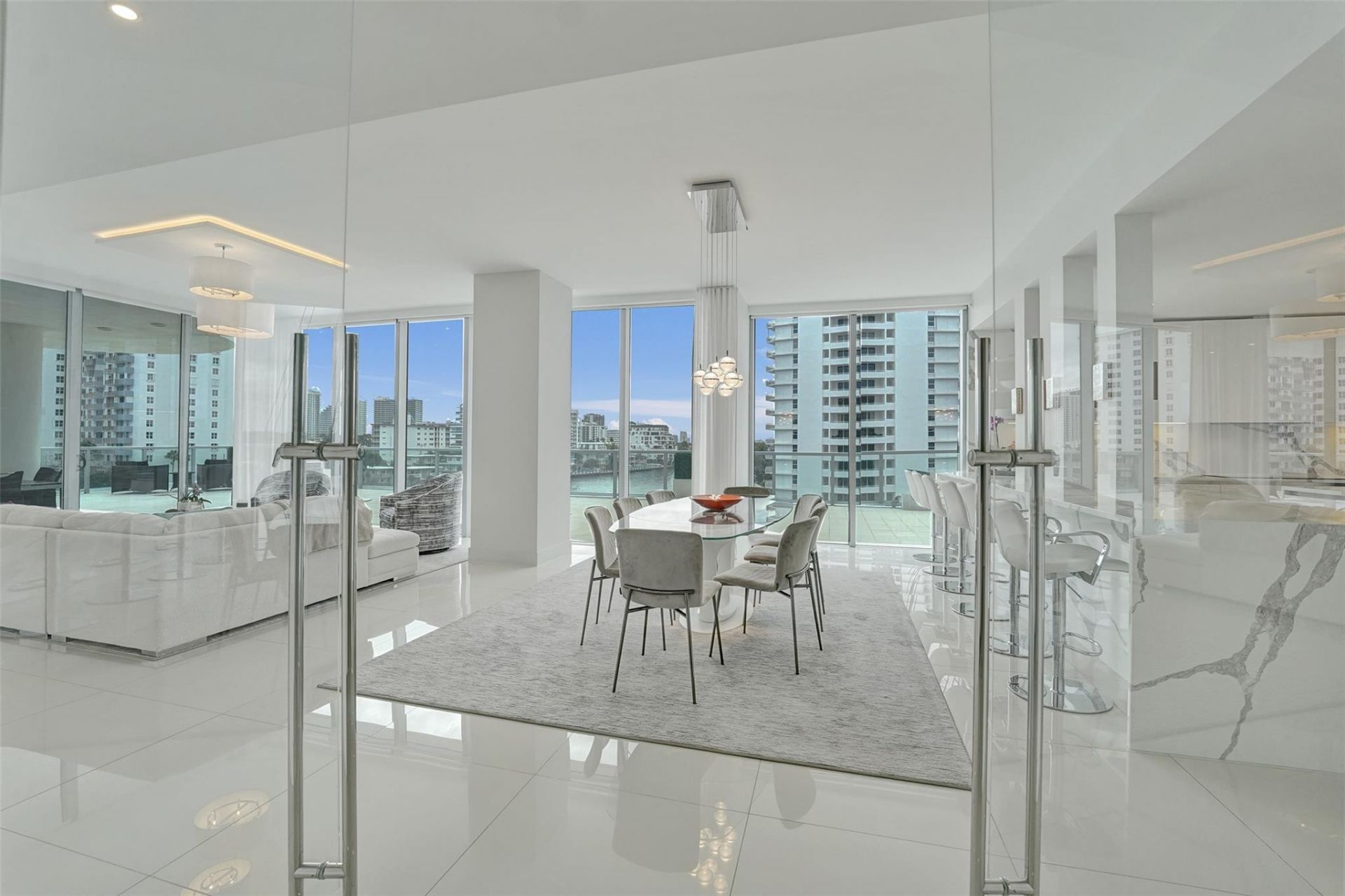 920 Intracoastal Drive, Unit 503, Fort Lauderdale, FL 33304 Photo