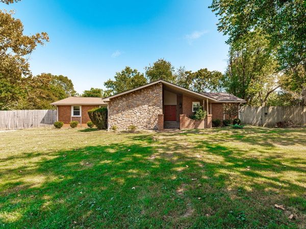 321 Douglas Bend Rd , Gallatin, TN 37066