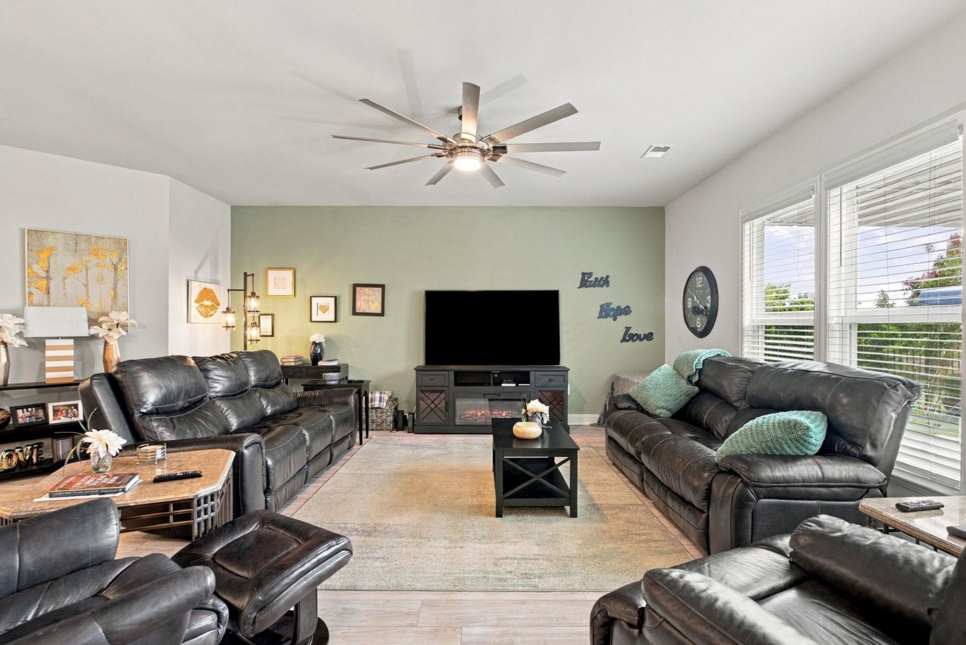 1210 Glarentza St. Photo 18
