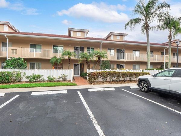 5952 Regal Glen Dr , Unit 102, Boynton Beach, FL 33437
