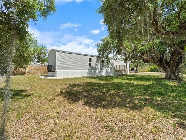 1038 Canopy Ln, Moore Haven, FL 33471