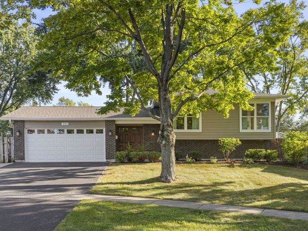 3105 Andrea Court , Woodridge, IL 60517