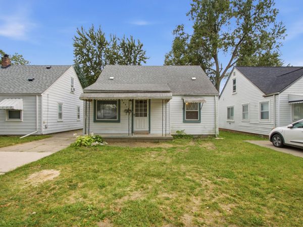 29123 Powers Street, Westland, MI 48186
