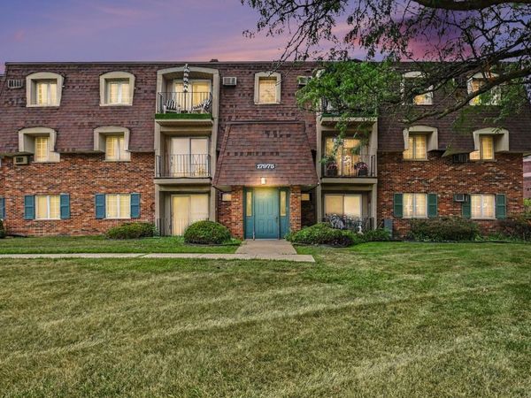17975 Amherst Court , Unit 203, Country Club Hills, IL 60478