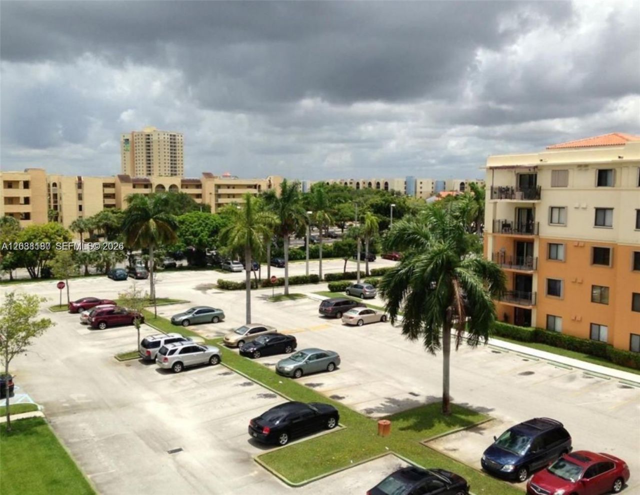 9360 Fontainebleau Blvd, Unit 612, Miami, FL 33172 Photo