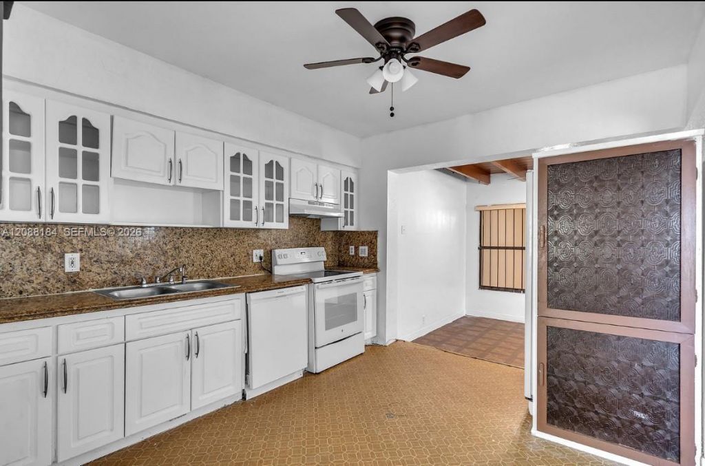 576 NW 147th St, Unit a, Miami, FL 33168 Photo