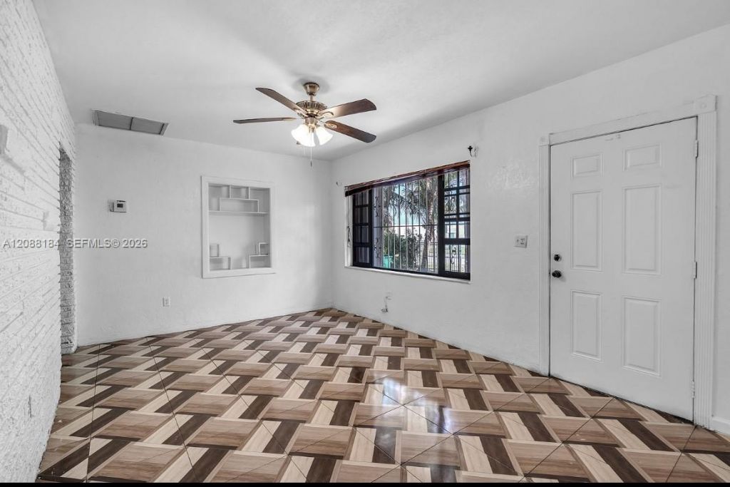 576 NW 147th St, Unit a, Miami, FL 33168 Photo