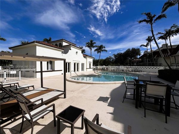 6703 N Kendall Dr , Unit 405, Pinecrest, FL 33156