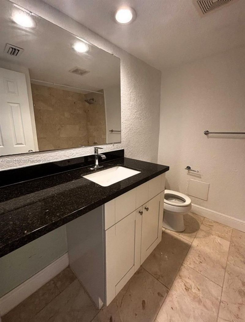 6703 N Kendall Dr, Unit 405, Pinecrest, FL 33156 Photo
