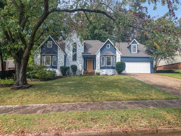 2217 OAK HOLLOW LN, Memphis, TN 38016