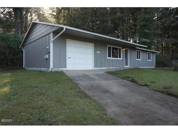 1942 SW Galley CT, Lincoln City, OR 97367