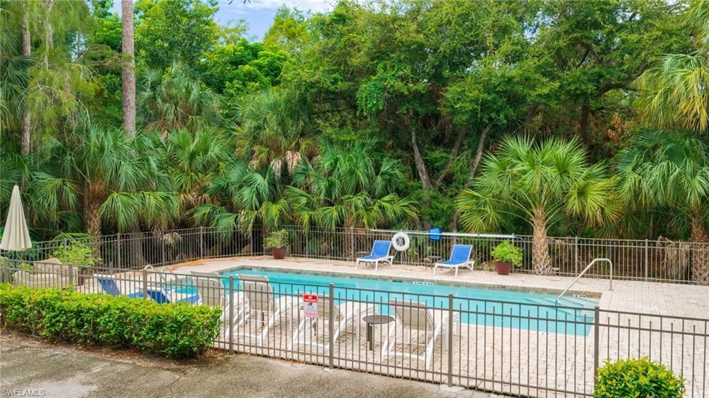 494 Chatham Cir, Naples, FL 34110 Photo