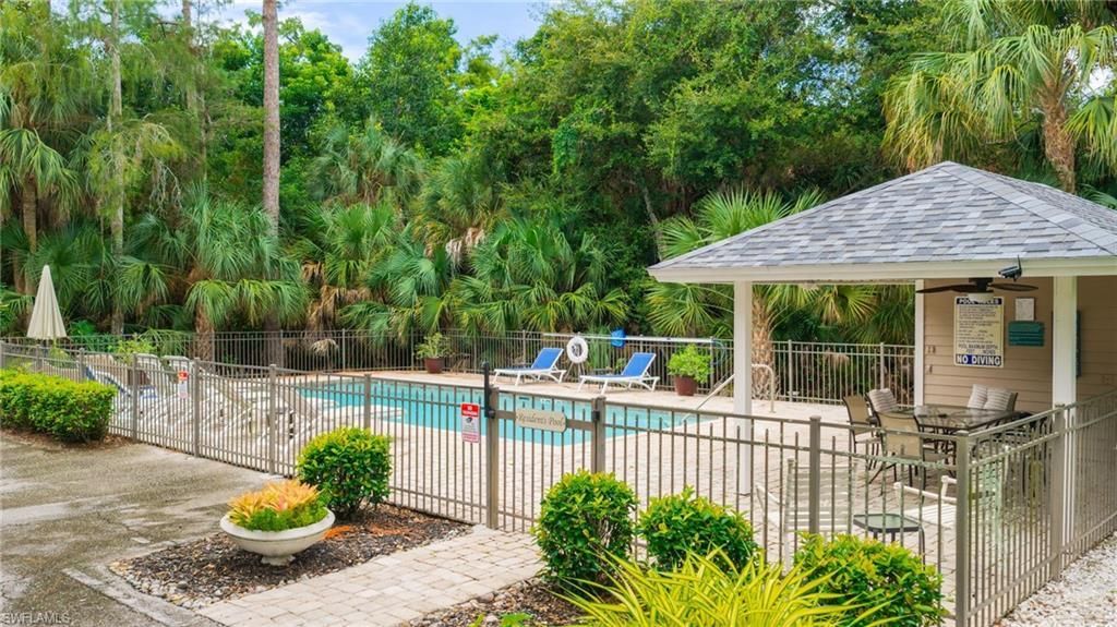 494 Chatham Cir, Naples, FL 34110 Photo