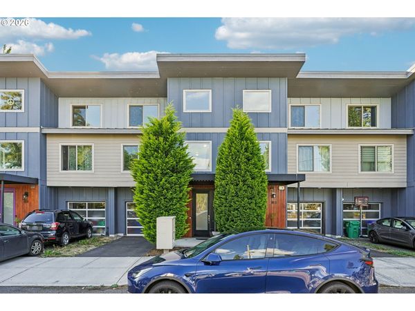 805 NW VICTORIA AVE, Gresham, OR 97030
