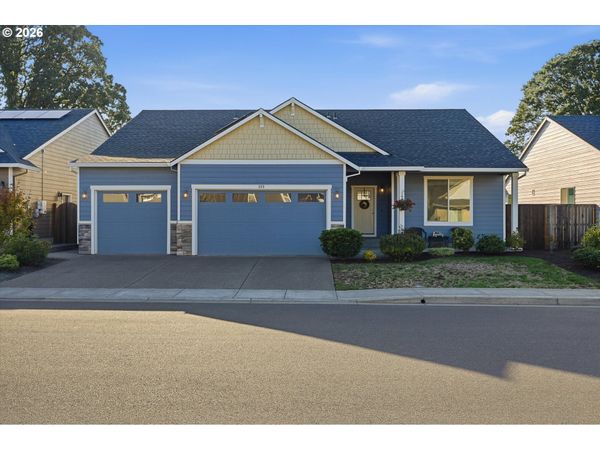 329 S 7TH ST, Carlton, OR 97111