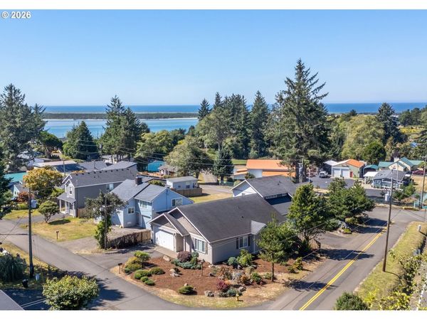 2020 BAYVIEW AVE, Tillamook, OR 97141