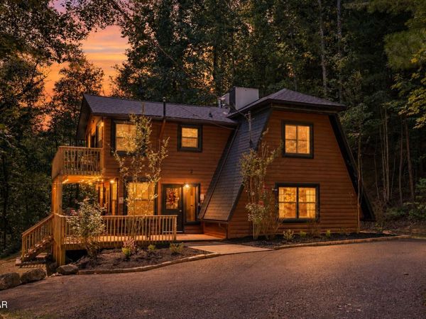 459 Sugar Mtn Way, Pigeon Forge, TN 37863
