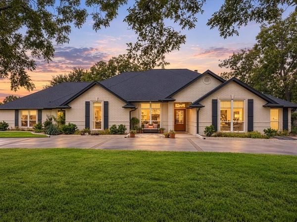 9604 Champions Drive, Granbury, TX 76049