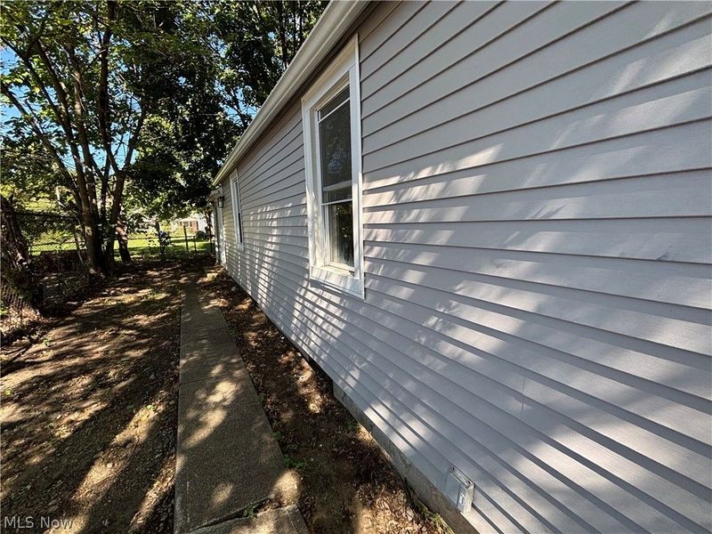 2408 Castle Avenue, Cleveland, OH 44113 Photo 13