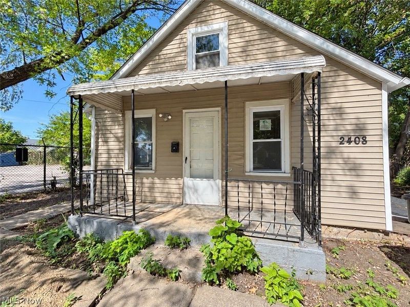 2408 Castle Avenue, Cleveland, OH 44113 Photo 2