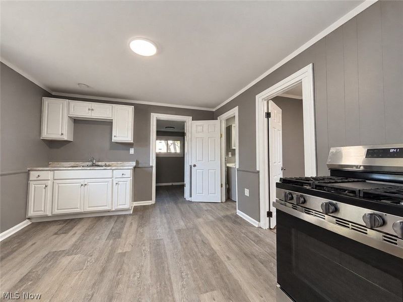 2408 Castle Avenue, Cleveland, OH 44113 Photo 5