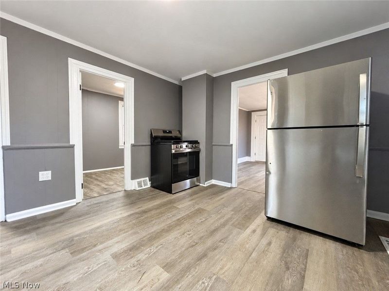 2408 Castle Avenue, Cleveland, OH 44113 Photo 8