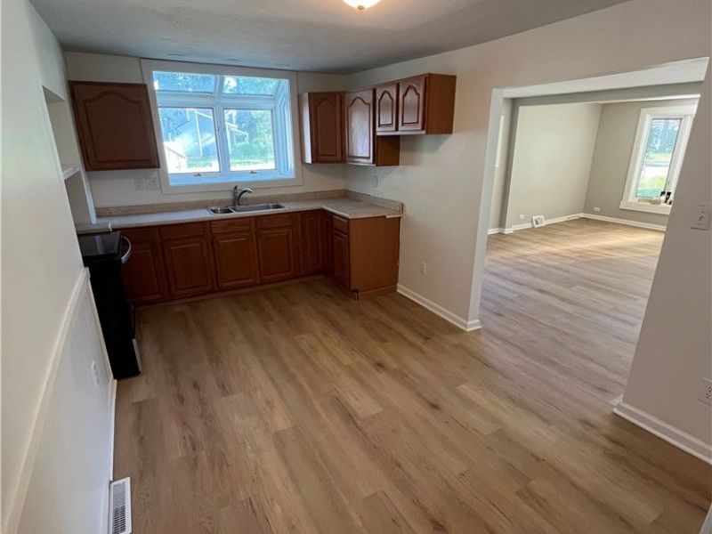 4459 Silverdale Road, North Olmsted, OH 44070 Photo 4