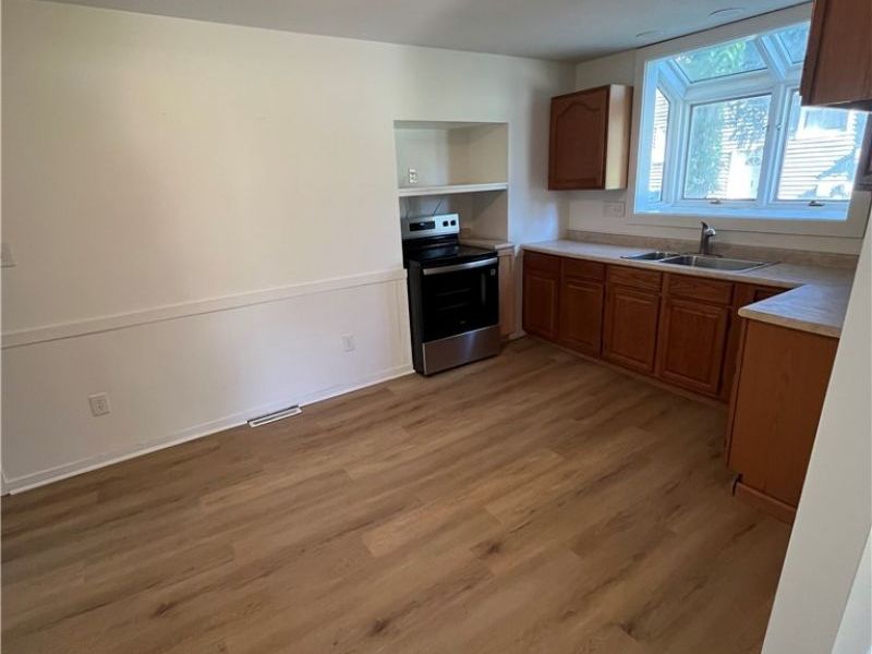 4459 Silverdale Road, North Olmsted, OH 44070 Photo 5
