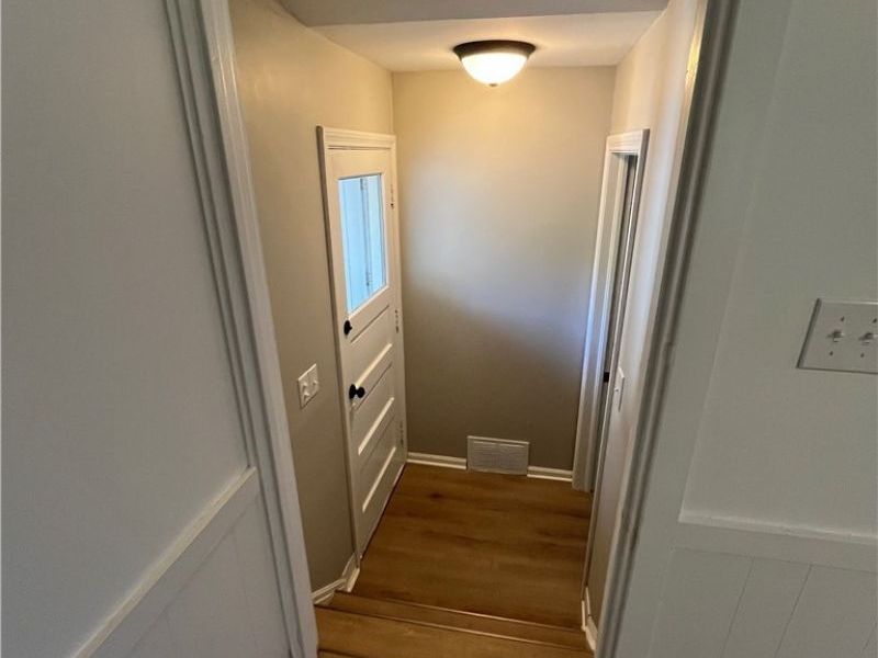 4459 Silverdale Road, North Olmsted, OH 44070 Photo 9