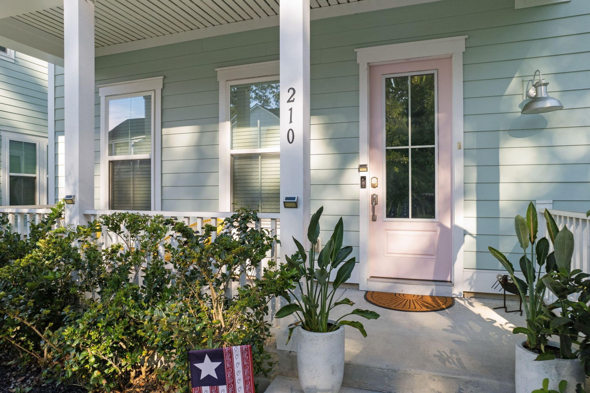 210 W Respite Lane Photo 5