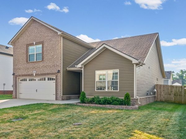 247 Dugger Dr , Clarksville, TN 37042