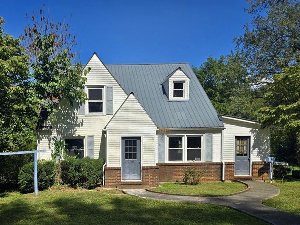 208 Westwood Dr , McMinnville, TN 37110
