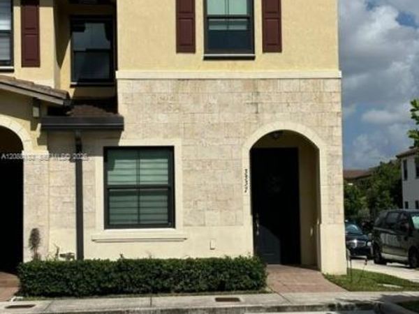 3337 W 105th Ter , Hialeah, FL 33018