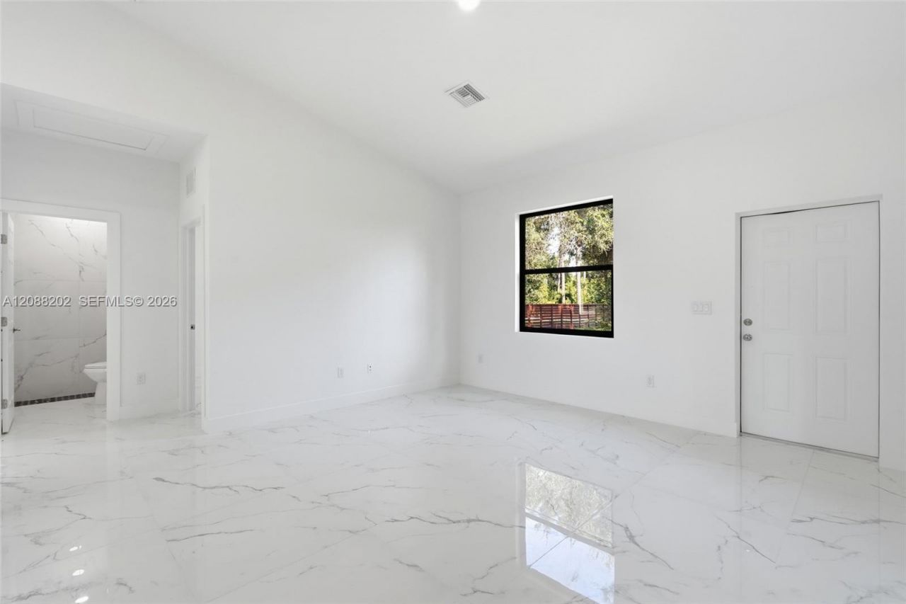156 Carousel Ave, La Belle, FL 33935 Photo