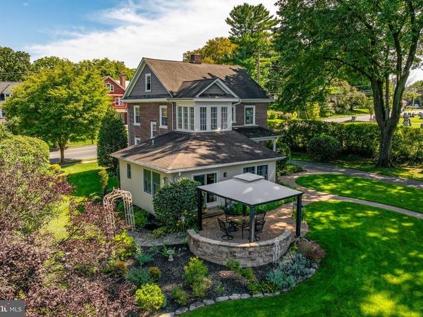 450 S BROAD STREET, LITITZ, PA 17543