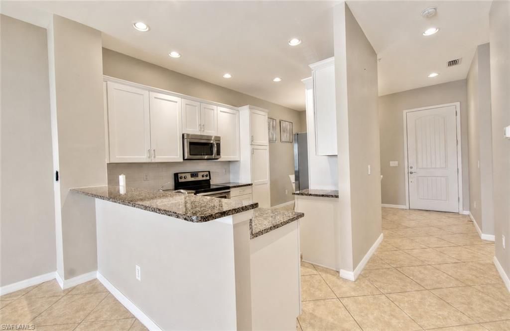 15098 Palmer Lake Cir, Unit 204, Naples, FL 34109 Photo