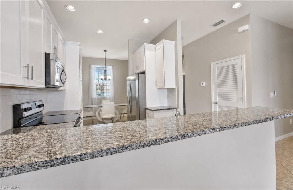 15098 Palmer Lake Cir, Unit 204, Naples, FL 34109 Photo