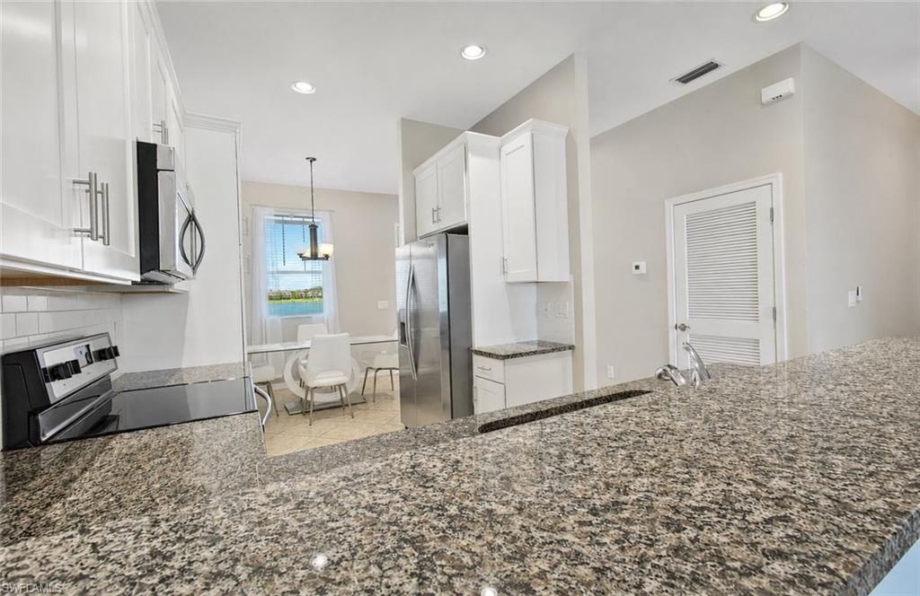 15098 Palmer Lake Cir, Unit 204, Naples, FL 34109 Photo
