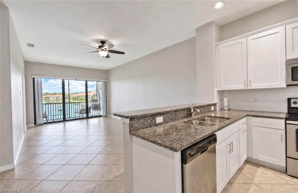 15098 Palmer Lake Cir, Unit 204, Naples, FL 34109 Photo