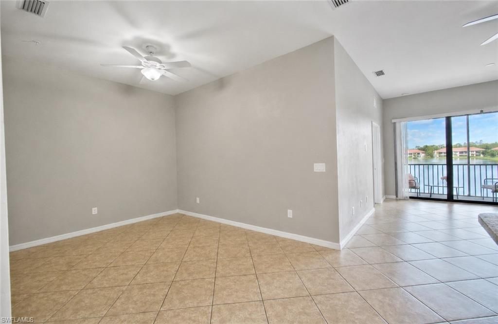 15098 Palmer Lake Cir, Unit 204, Naples, FL 34109 Photo